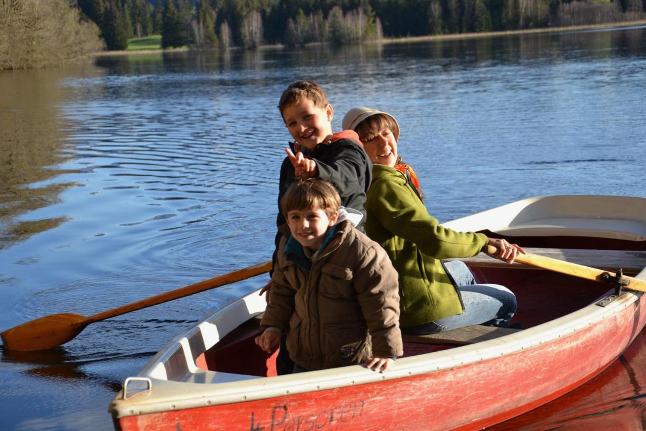 Direkt Am See Mit Bergblick Seeg Exterior photo